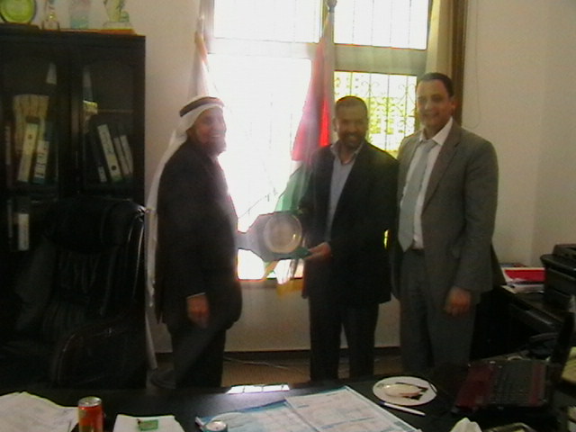 زيارة وفد من جامعة فلسطين لبلدية الزهراء