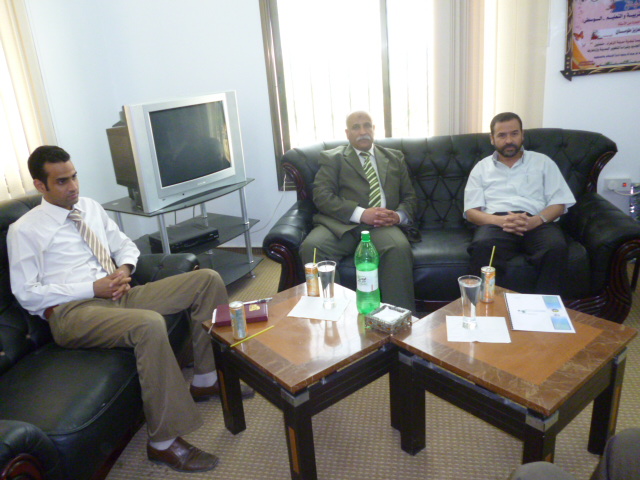 زيارة رئيس سلطة جودة البيئة د. يوسف ابراهيم لبلدية الزهراء3/6/2013
