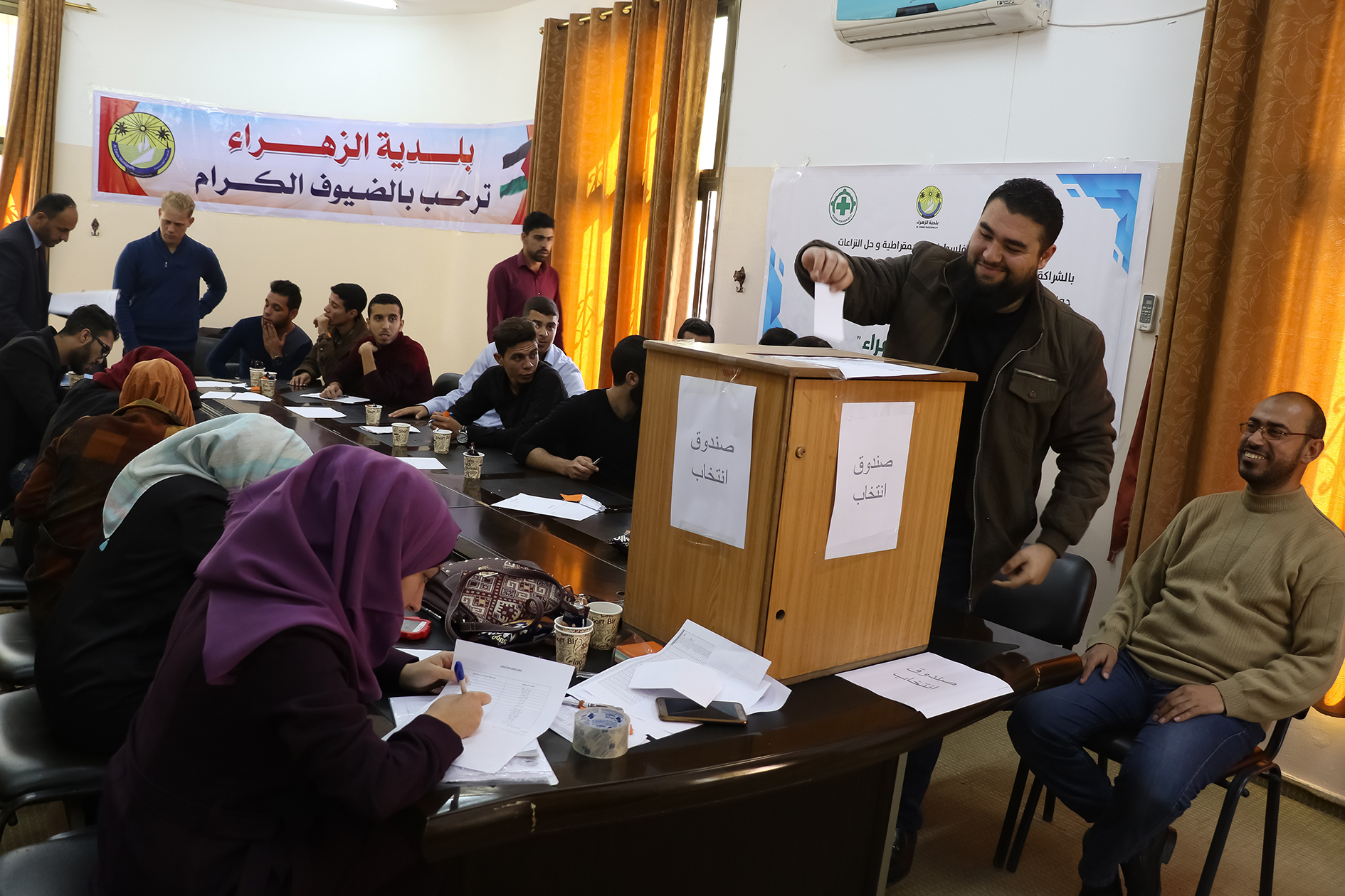 الأول من نوعه في قطاع غزة انتخاب 'المجلس الشبابي المحلي لبلدية الزهراء'