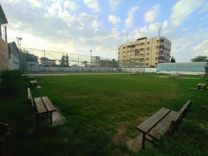 بلدية الزهراء تشرع في صيانة الملعب البلدي وتقرر تخفيض أسعار الحجوزات.