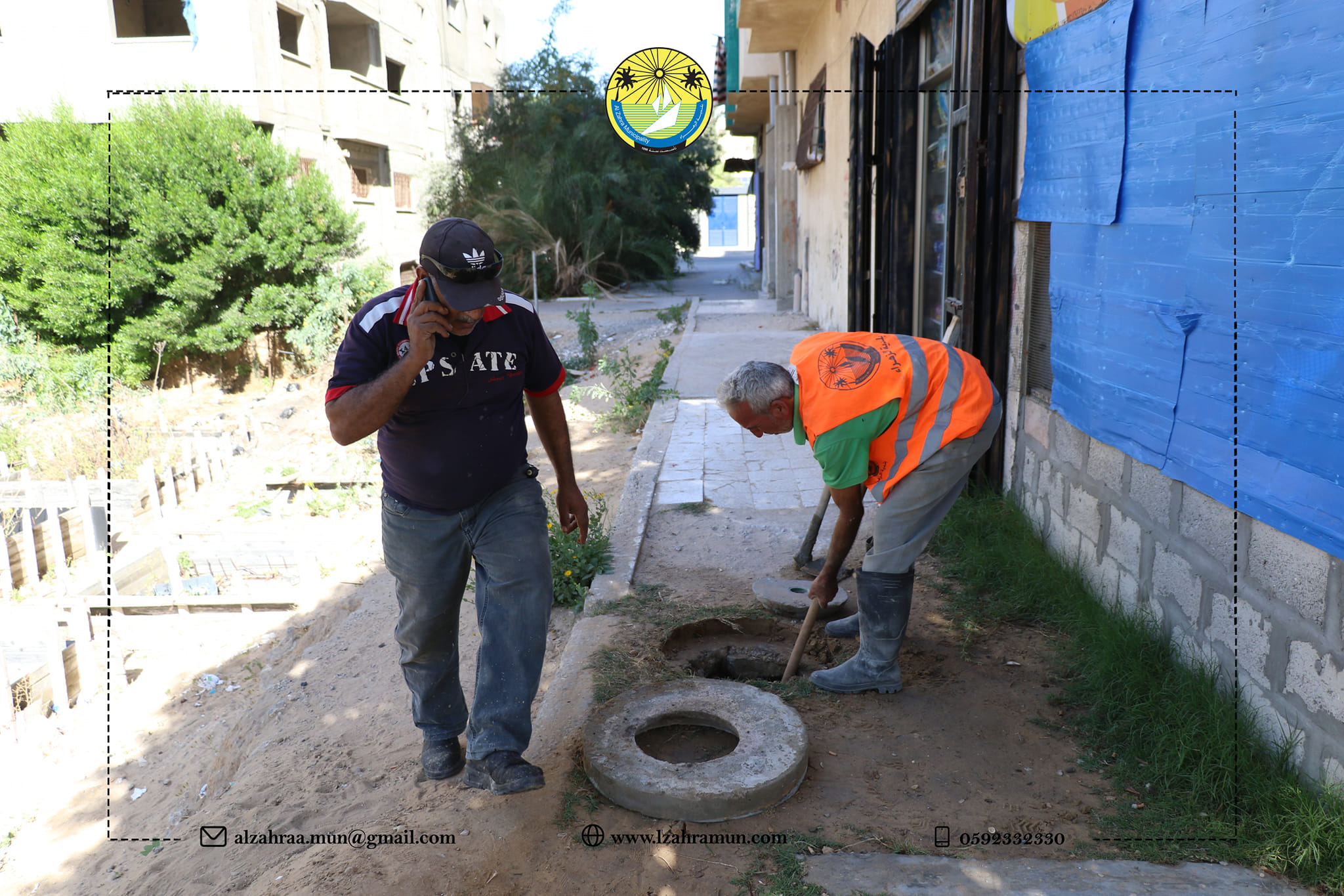 طاقم البلدية يعالج  انسداد في شبكة الصرف الصحي في محيط أبراج الياسمين