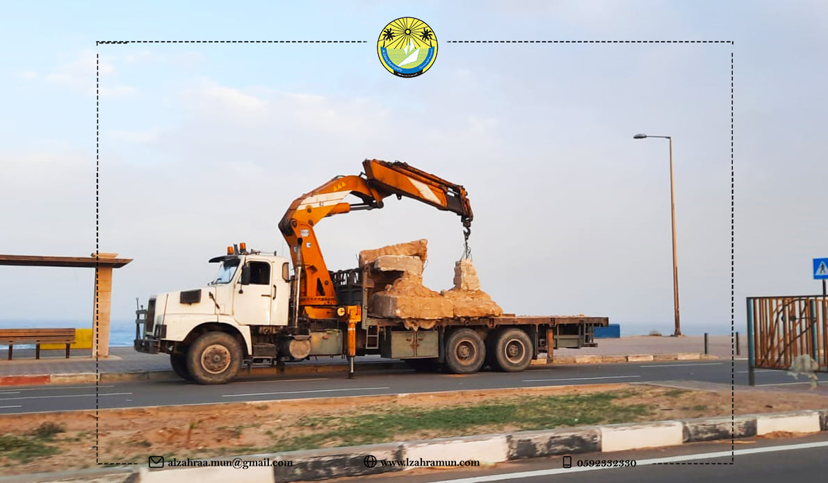 طواقم وزارة الأشغال العامة تواصل جهودها على مدار الساعة لاحتواء المخاطر وحماية شاطئ مدينة الزهراء